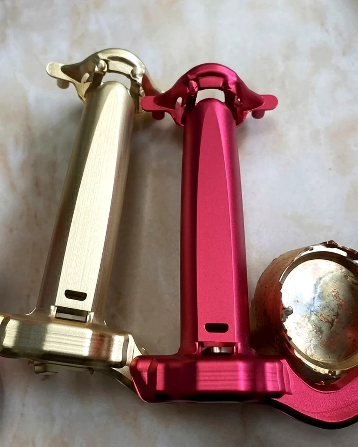 Champagne and red anodized aluminum die casting color direction samples